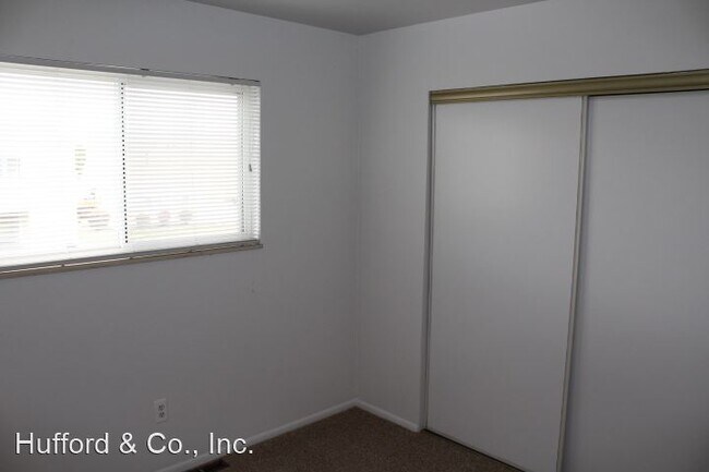 Building Photo - 2 br, 1 bath House - 8759 Chase Drive #174