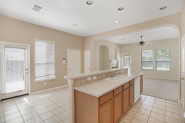 Building Photo - 111 Zephyr Bend Pl