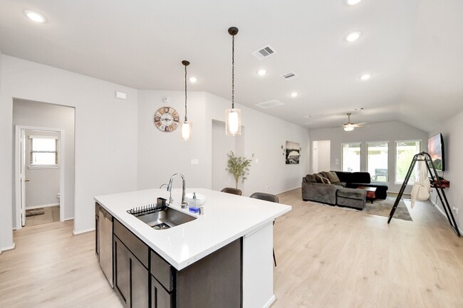 Building Photo - 20755 Sunseed Dr