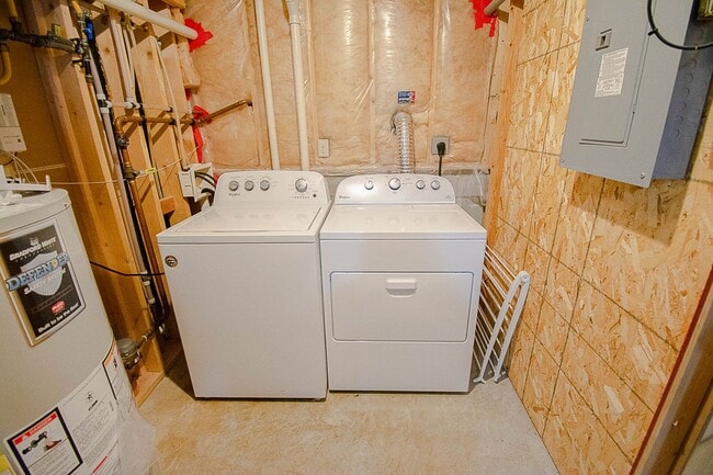 Building Photo - Move-In Ready NW Rochester Home with Finished Lower Level