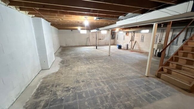 Building Photo - Westerville Ranch overlooking Hoover