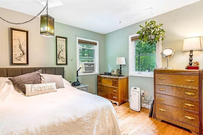 Building Photo - 56 Morellen Ln