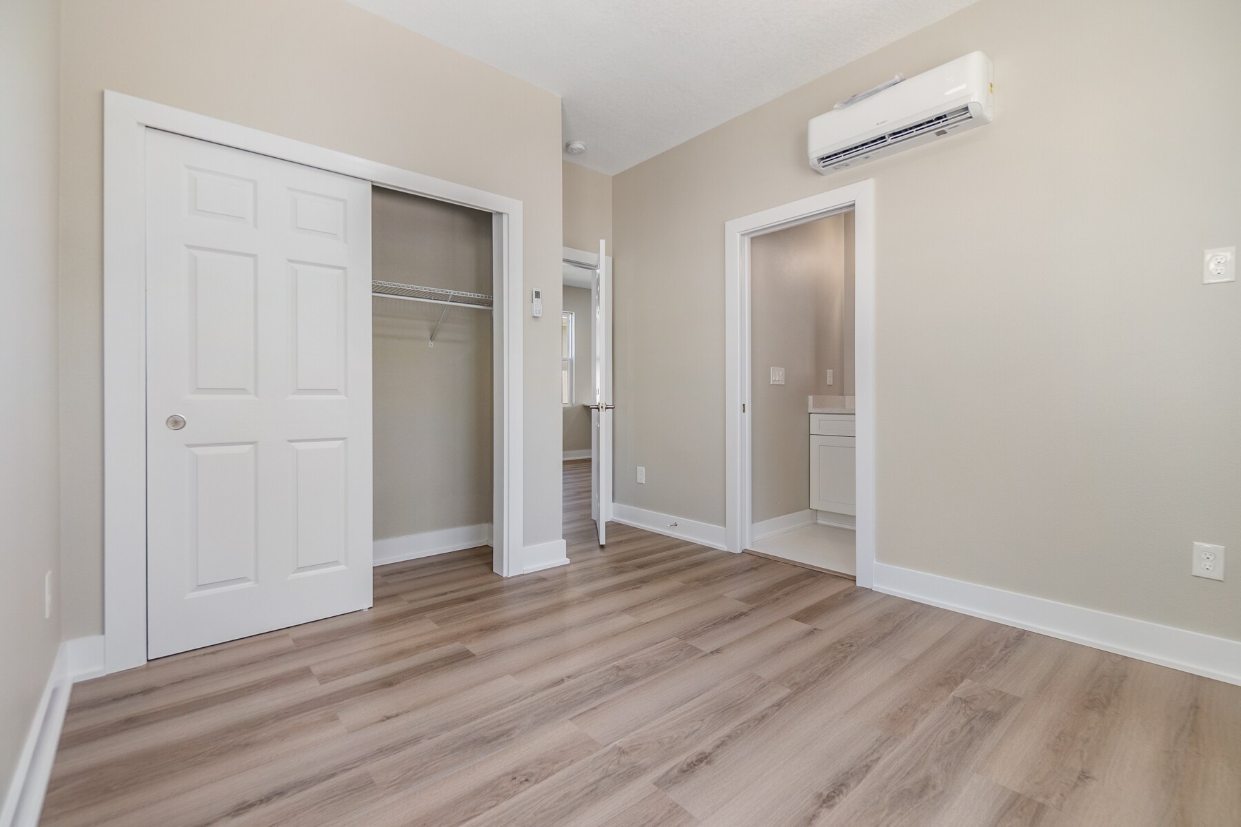 Building Photo - 2529 4th St S