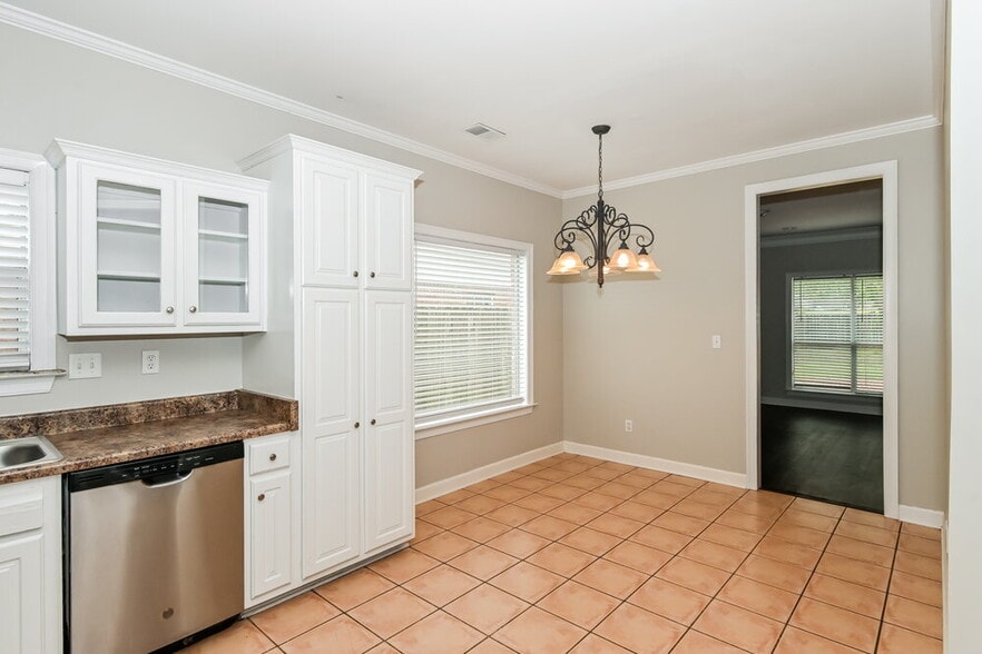 Building Photo - 2644 Graystone Dr
