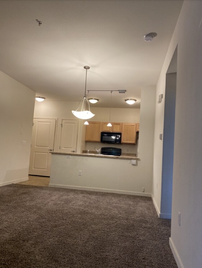 Building Photo - Convenient and Spacious 2BR/2BA in Park Hill of Denver AVAIL 2/10