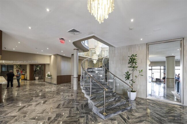Building Photo - 5401 Collins Ave