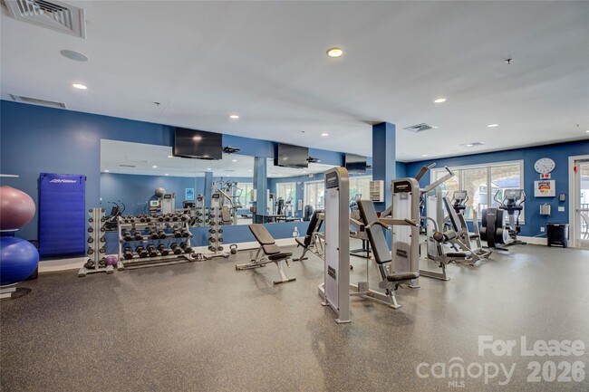 Building Photo - 82132 Standing Oak Dr