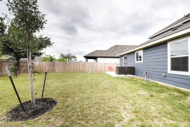 Building Photo - 7807 Cottonwood Ridge