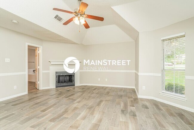 Building Photo - 4 Bedroom Pet-Friendly Home in Cedar Hill, TX with Main Street Renewal