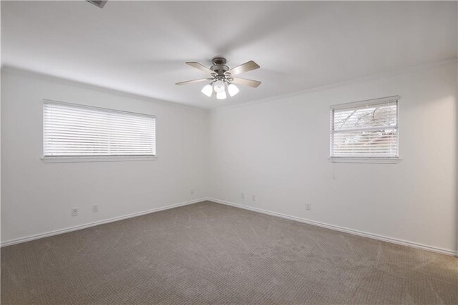 Building Photo - 8706 Primrose Ln