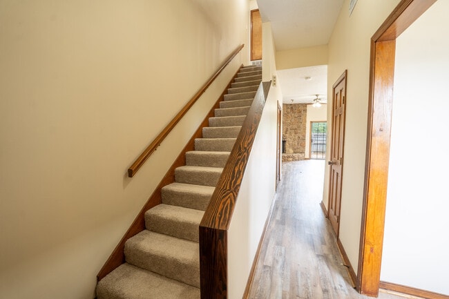 Building Photo - 5 Edgehill Cove