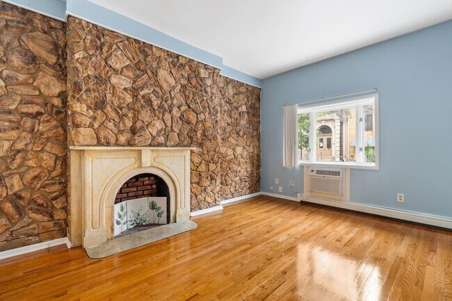 Building Photo - 511 Park Ave