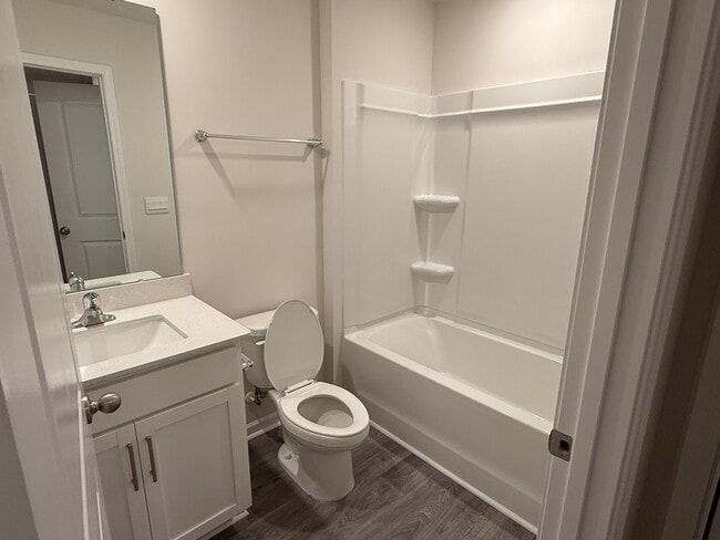 Building Photo - 3200 Tatlock Wy