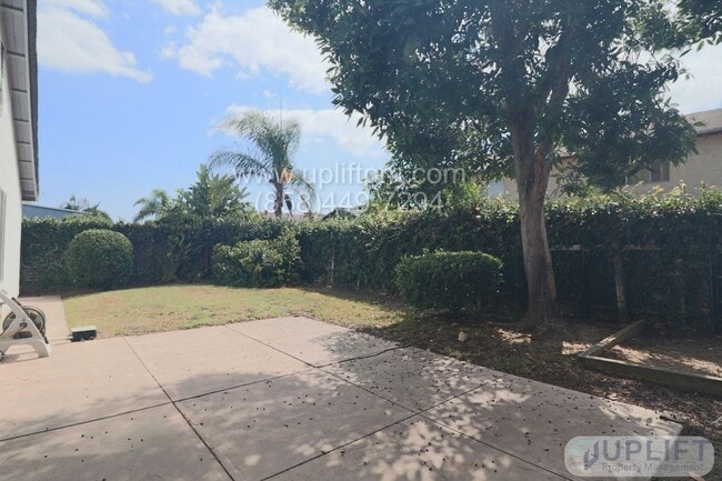 Building Photo - Spacious 4 Bedroom Home in Prime Mira Mesa...