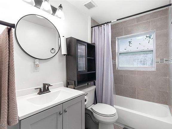 Building Photo - 1475 7th St