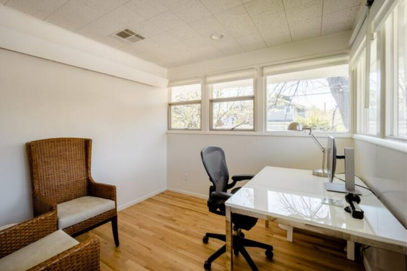 Building Photo - 2102 Mariposa Ave