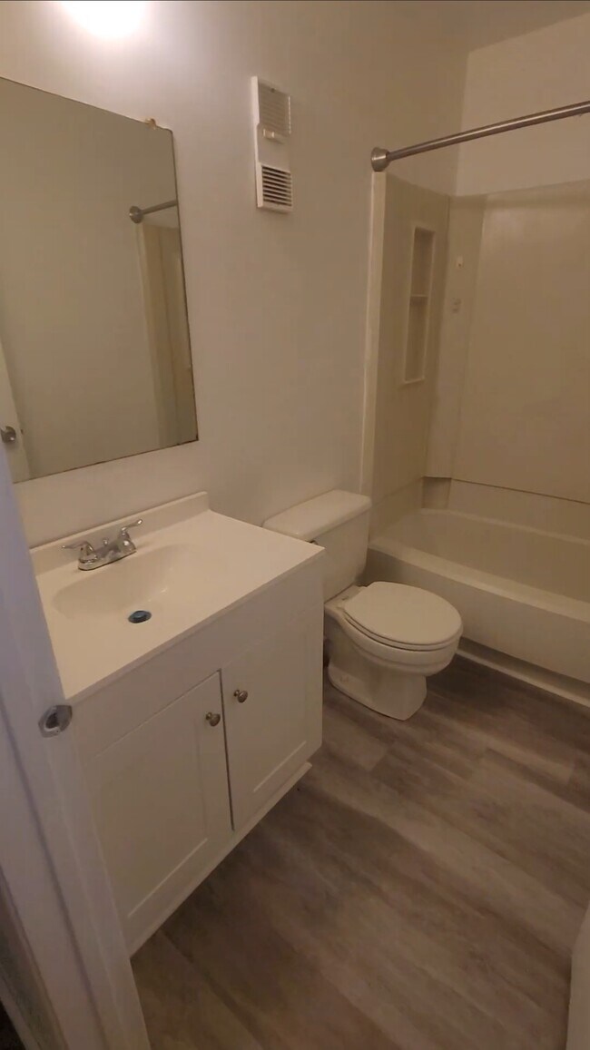 Building Photo - 1303 Morris Ct