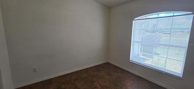 Building Photo - 9995 SW 41st Ave