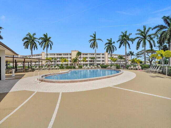 Building Photo - 3014 Cornwall A