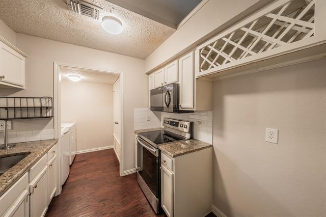 Building Photo - 6402 Valleybrooke Ct