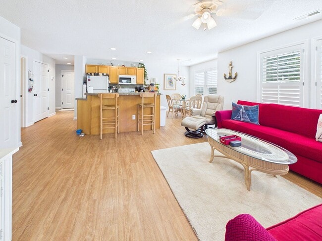 Building Photo - Gorgeous Furnished 2 Bdrm/2 Bath Condo in St James Community!