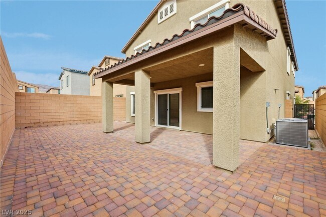 Building Photo - 10971 Meridian Flds Ave