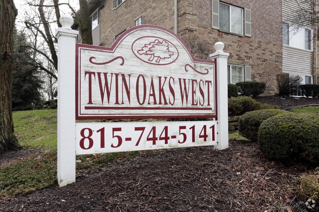 Building Photo - Twin Oaks West Apartments