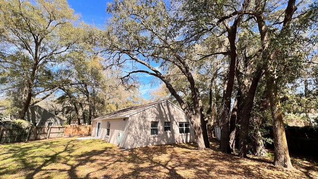 Building Photo - BEAUTIFUL 3 Bedroom 2 Bathroom home in Apopka