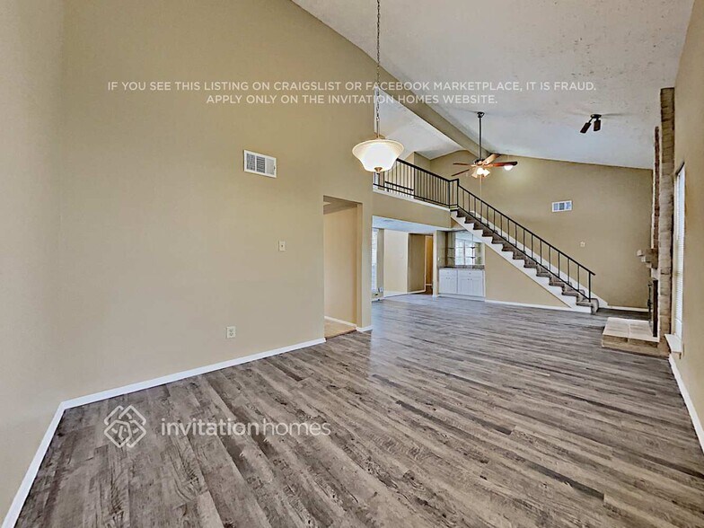 Building Photo - 7014 Foxmont Ln