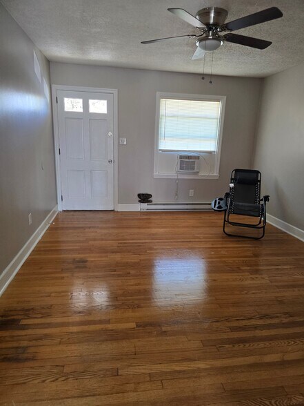 Building Photo - 303 Culbreth Ave