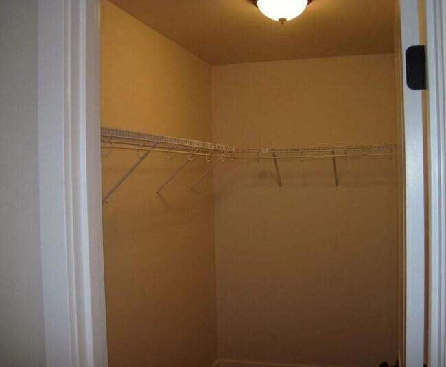 Building Photo - 5702 Bass Dr