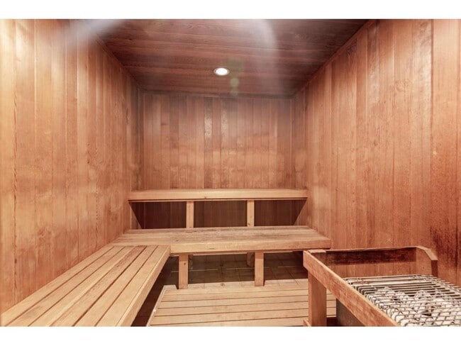 Building Photo - 78 10th St E