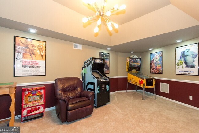 Building Photo - 5166 Wheeler Dr