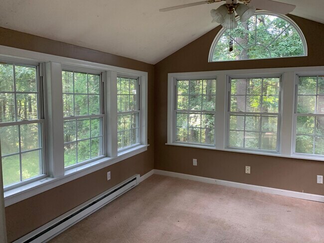 Building Photo - 7 Overlook Ave