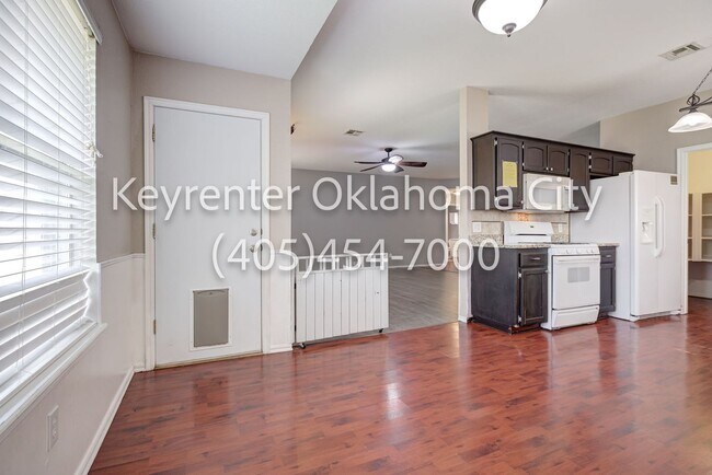 Building Photo - 6016 SE 82nd Pl