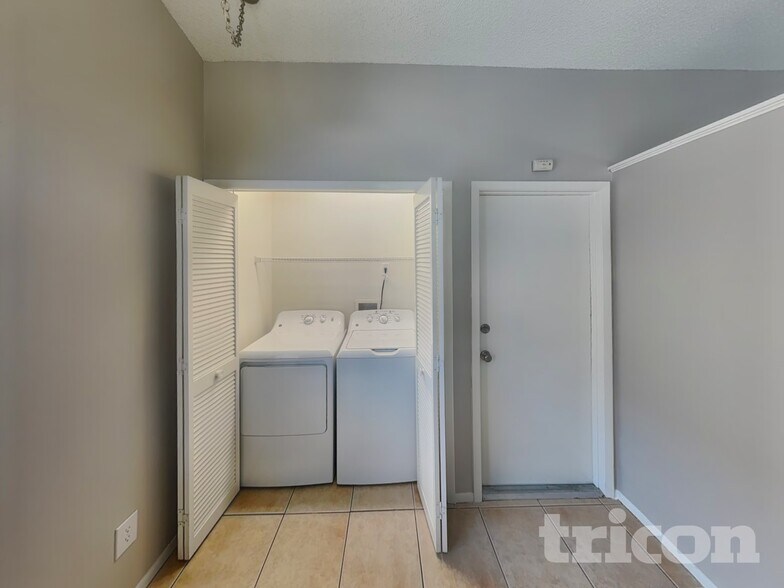 Building Photo - 778 Birgham Pl