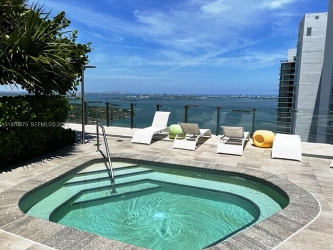 Building Photo - 501 NE 31st St