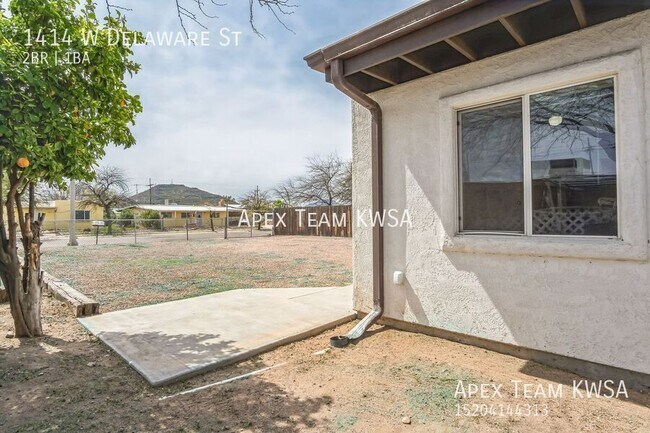 Building Photo - 1414 W Delaware St