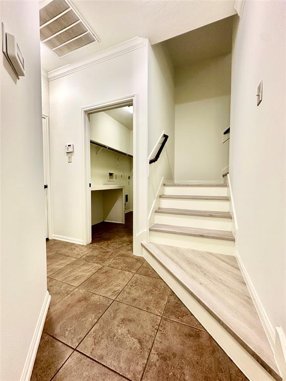 Building Photo - 2026 Bloommist Ct