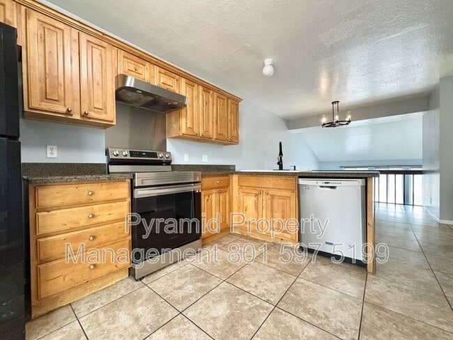 Building Photo - 5441 S 1300 E