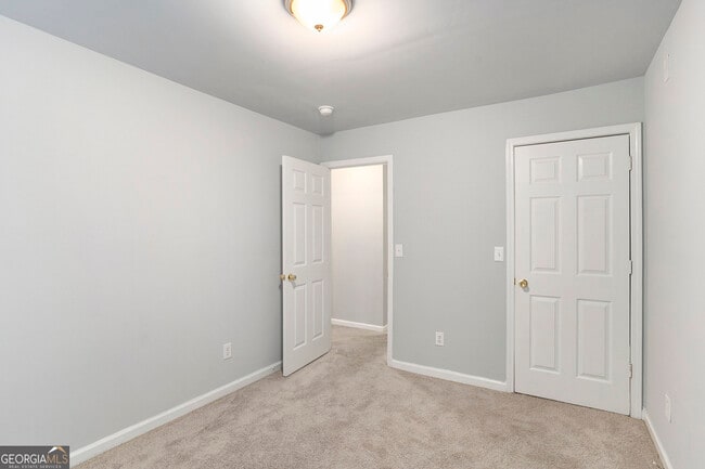 Building Photo - 3162 Kingswood Glen