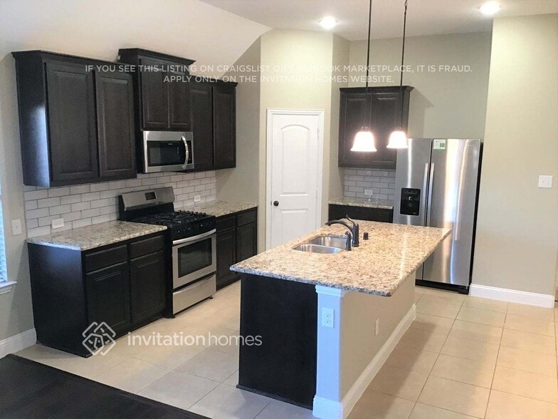 Building Photo - 905 McLynn Ct