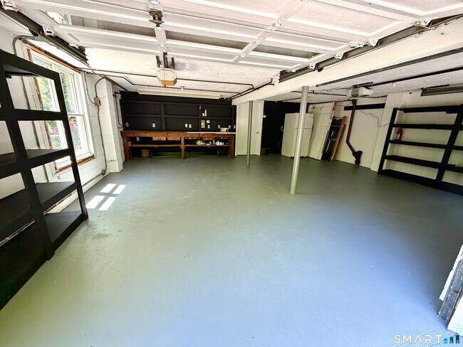 Building Photo - 137 Florida Hill Rd