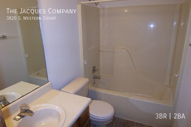 Building Photo - 3820 S Western Ct