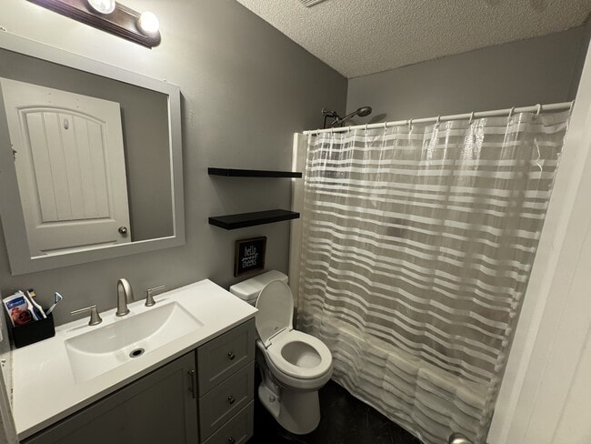 Building Photo - 1072 Cindy Jo Ct