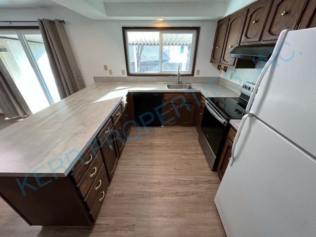 Building Photo - 18138 Seaman Ave