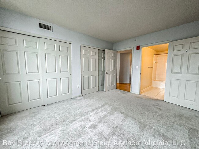 Building Photo - 2 br, 2 bath House - 2726 Gallows Rd #716