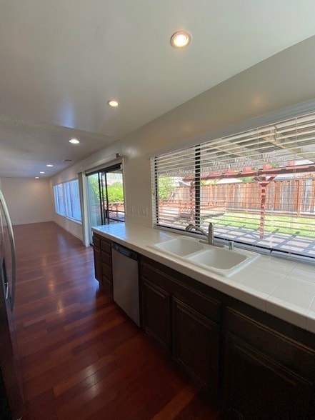 Building Photo - 4483 Oakbrook Ct