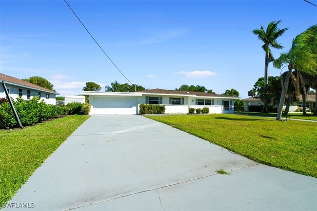 Building Photo - 13880 Lazy Ln
