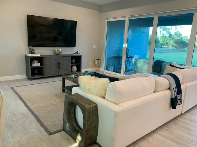 Building Photo - 3155 SW 78th Ave